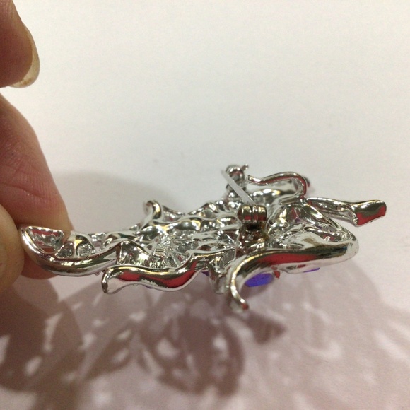 Sarah Coventry leaf shaped brooch. Excellent shape. - Picture 4 of 5